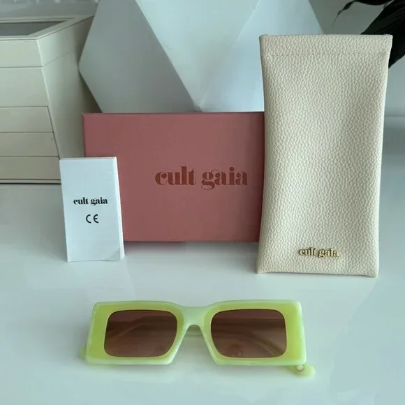 CULT GAIA Hera Sunglasses - Color Mantis - Picture 4 of 8